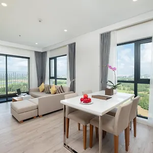 Carinae Hotel